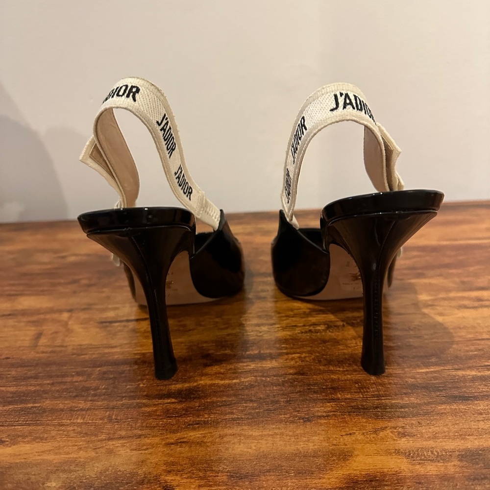 Dior J’adior Slindback Pumps in Patent Leather AVAILABLE TILL 06/01 - Picture 8 of 10